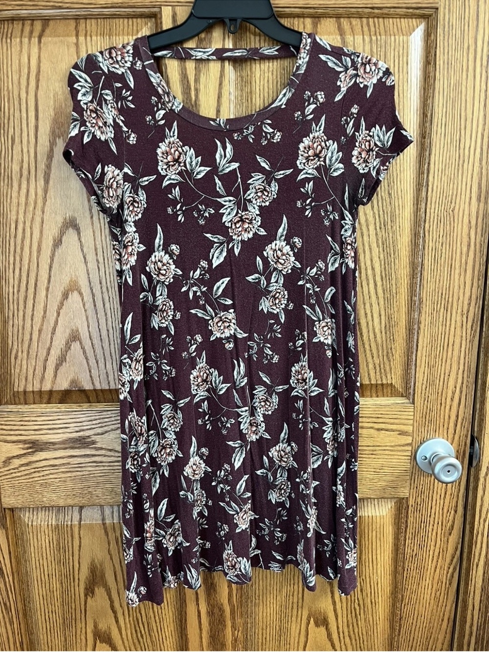 Forever 21 Maroon Floral Backless Short Sleeve Dress